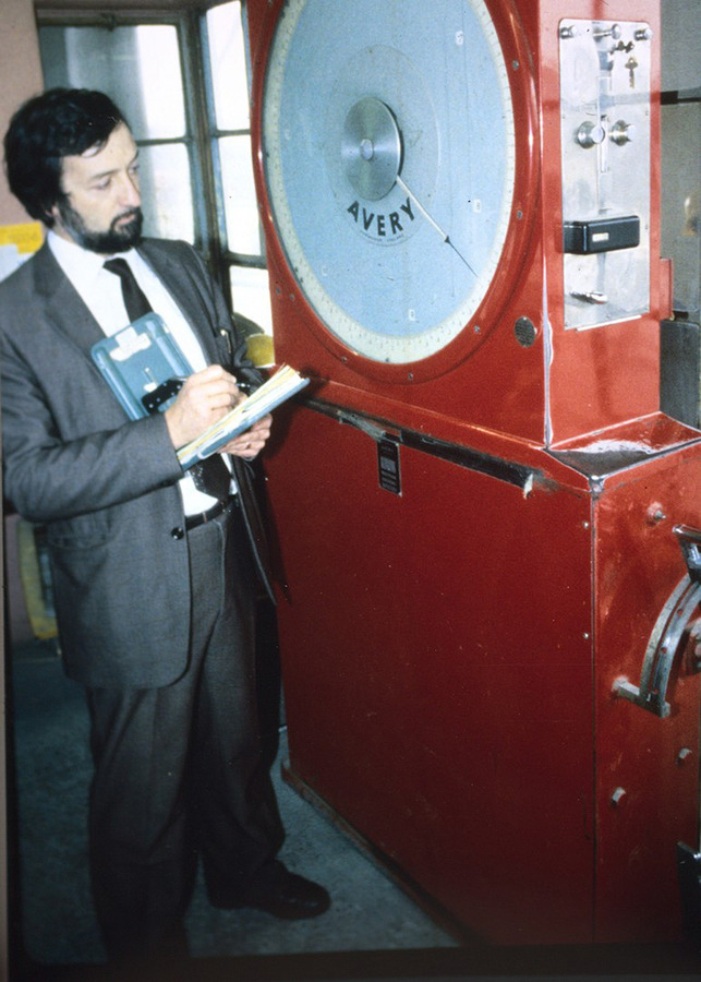  A Bygone Era - Mechanical Weighbridge